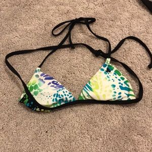 Reversible bikini top